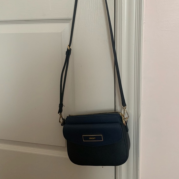 DKNY Saffiano Leather crossbody bag - Picture 3 of 13